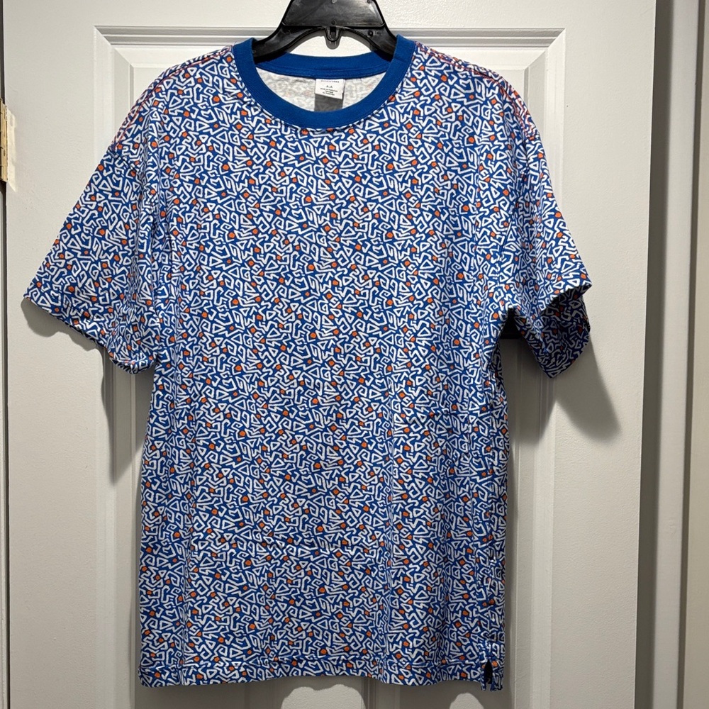 Urban Outfitters Blue and Red Geometric Tee size Small